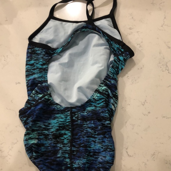 Nike one piece swimsuit. Size 6 - Picture 3 of 4